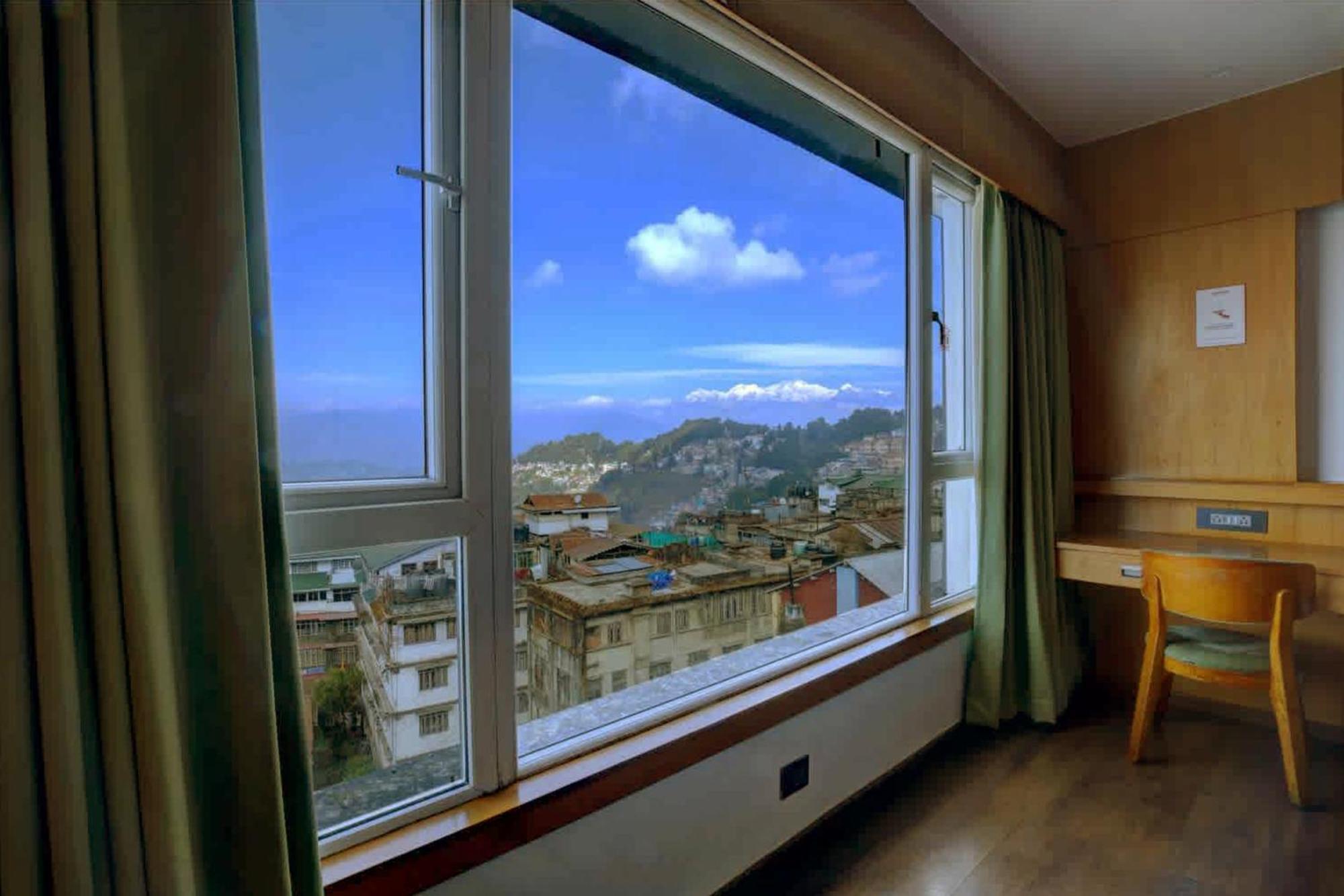 Summit Montana Suites & Spa At Mall Darjeeling  Exterior foto